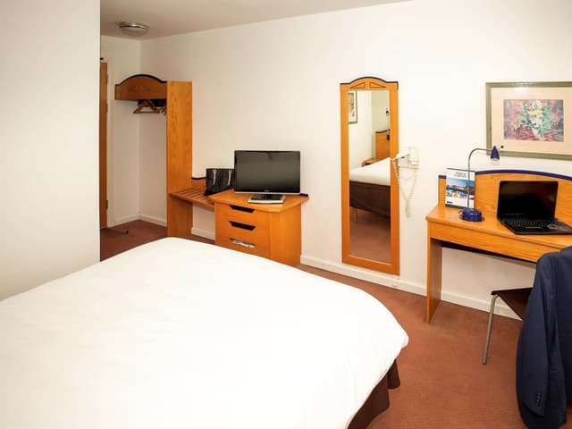 Double Room with 1 Double Bed