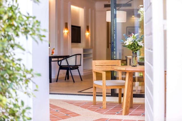Club Room, 1 King Bed, Terrace (Garden)