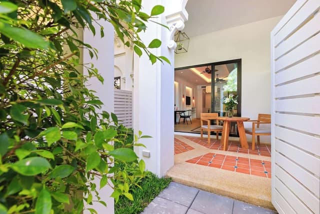 Family Room, 1 King Bed, Terrace (Garden)