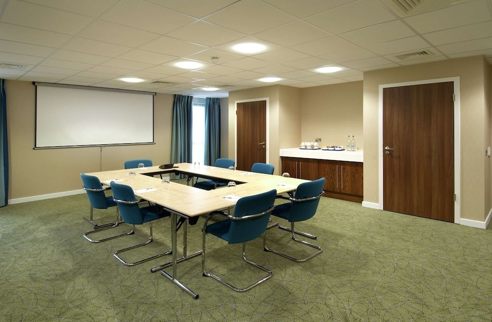Hampton By Hilton Corby-Kettering1