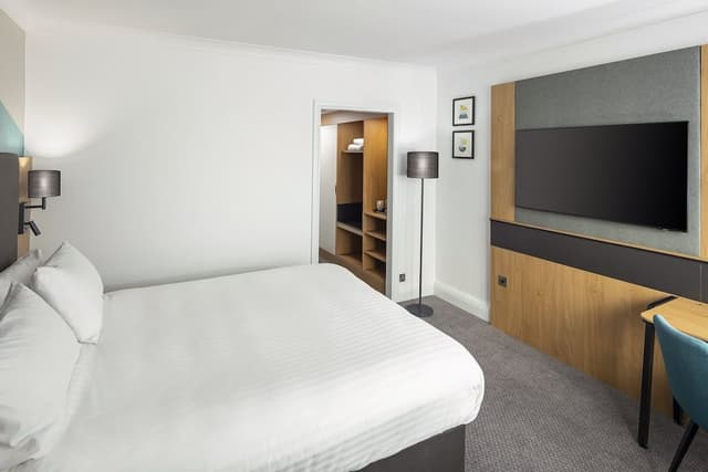 Standard Room, 1 Queen Bed with Sofa bed