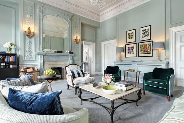 Suite (Scone and Crombie)