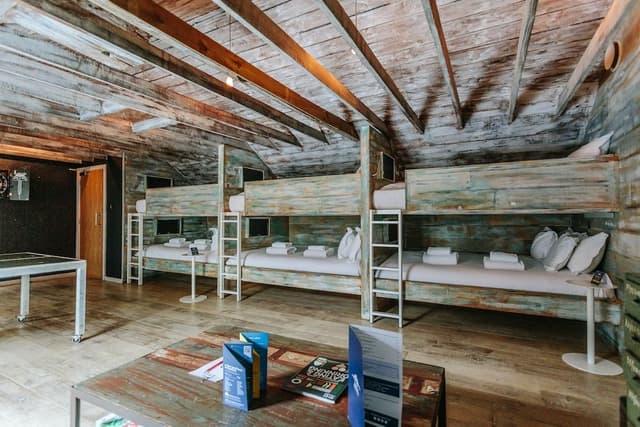 Private Dorm - The Ultimate Party Room