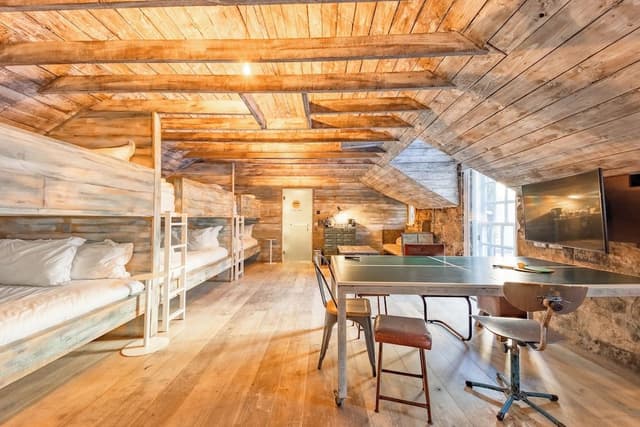 Private Dorm - The Ultimate Party Room