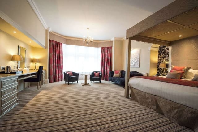 Deluxe Suite, 1 King Bed, Non Smoking (View)