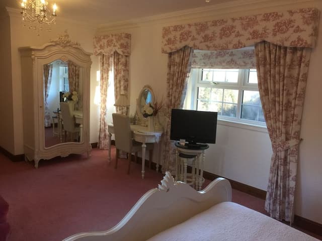 Four Poster