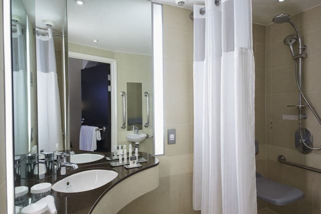 Queen Room , 1 Queen Bed