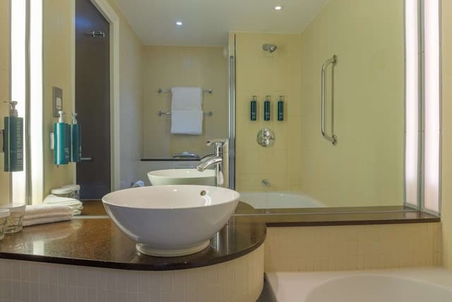 Queen Room , 1 Queen Bed