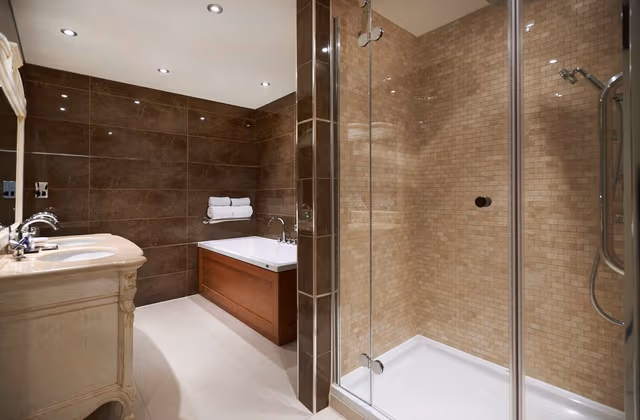 KING DELUXE ROOM