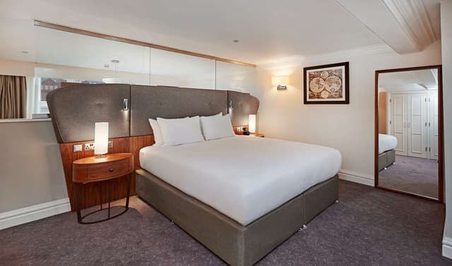 KING MEZZANINE SUITE