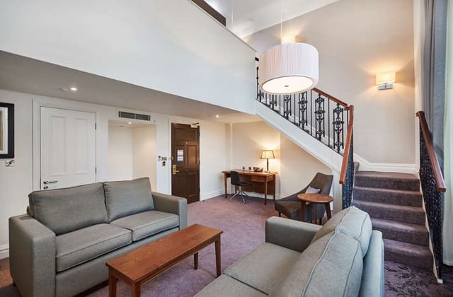 KING MEZZANINE SUITE