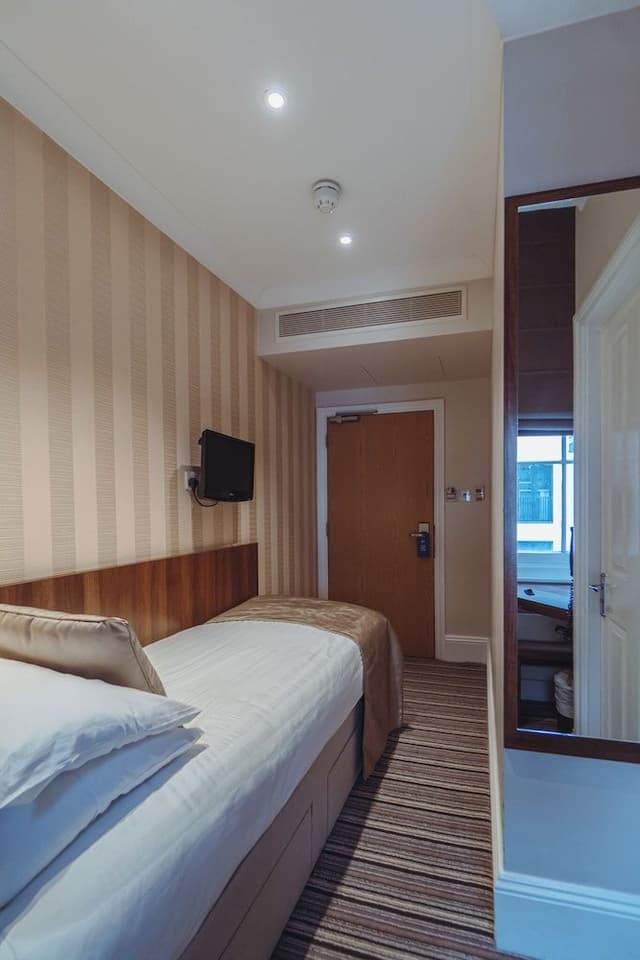 Small Single Room