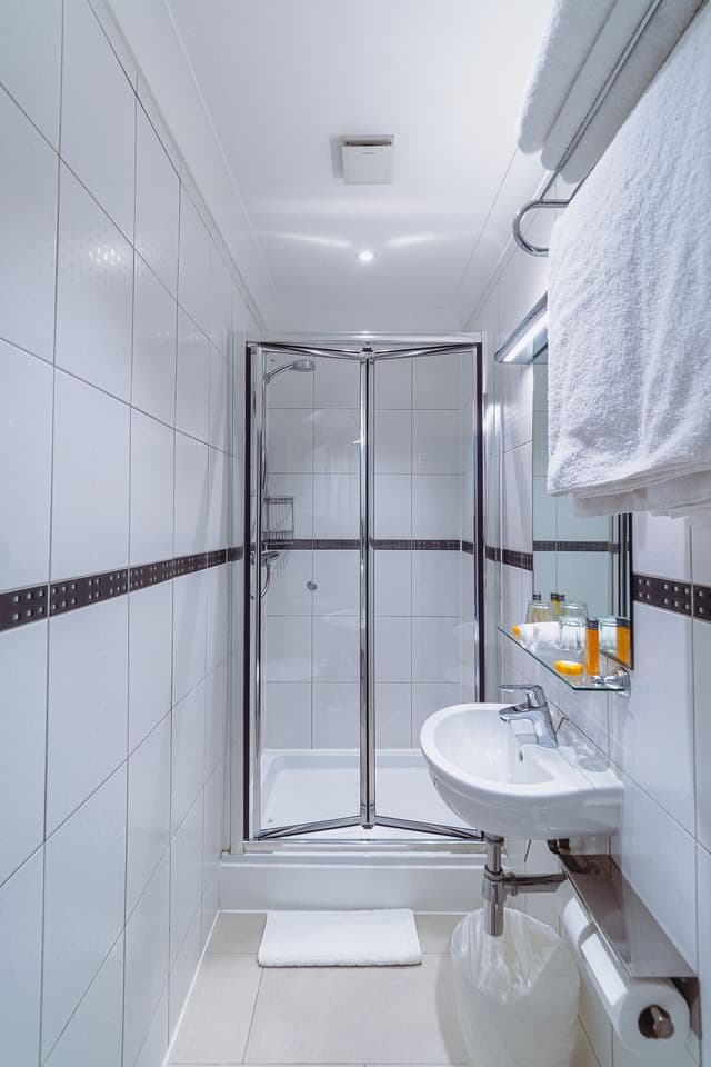 Triple room (1 double bed + 1 single)