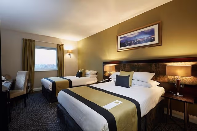 Standard Suite, 2 Double Beds (Standard Family Room)