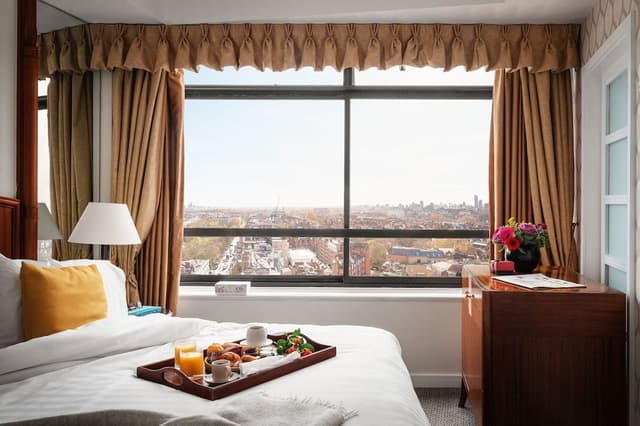 Club Twin Room