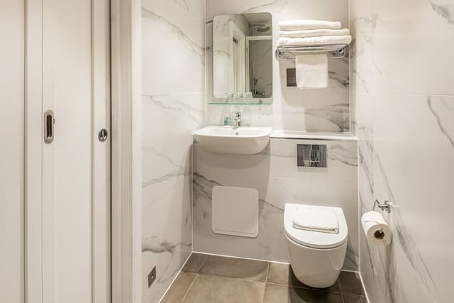 Standard Triple Room, Ensuite