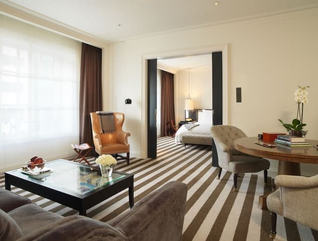Deluxe Suite