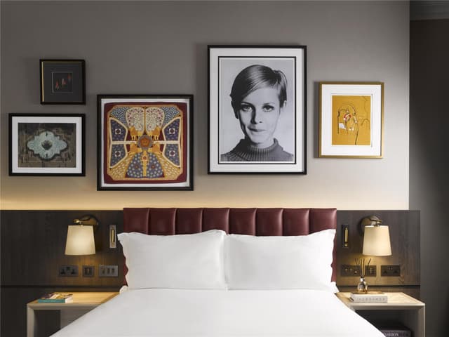 TRAFALGAR QUEEN ROOM