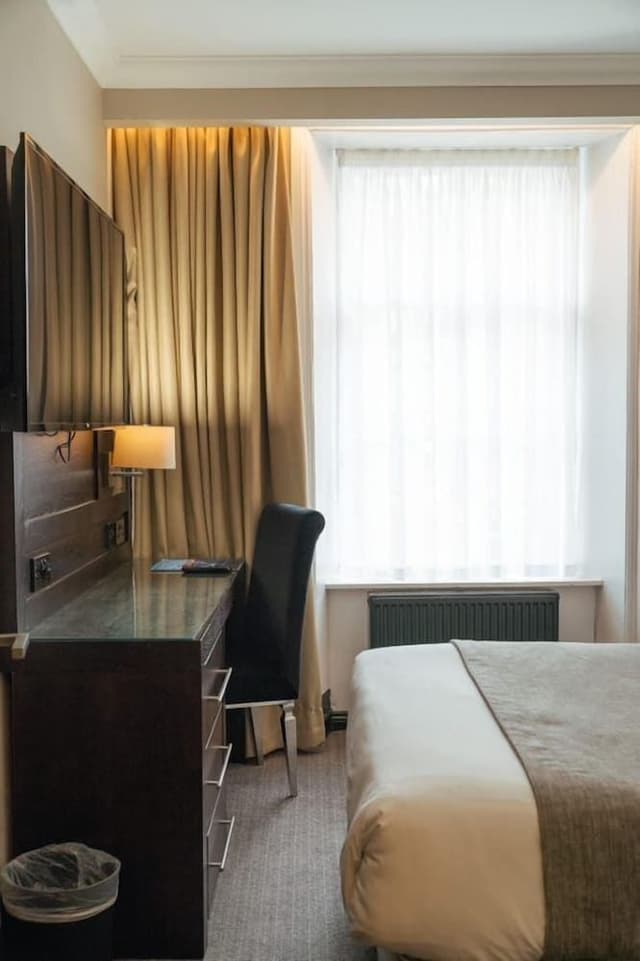 City Apartment, 2 Bedrooms, Kitchen