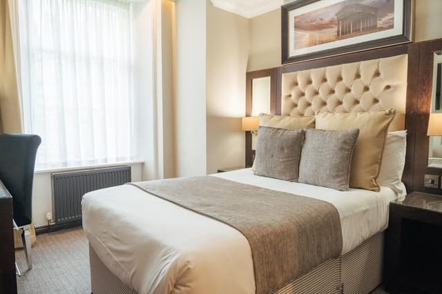 City Apartment, 2 Bedrooms, Kitchen