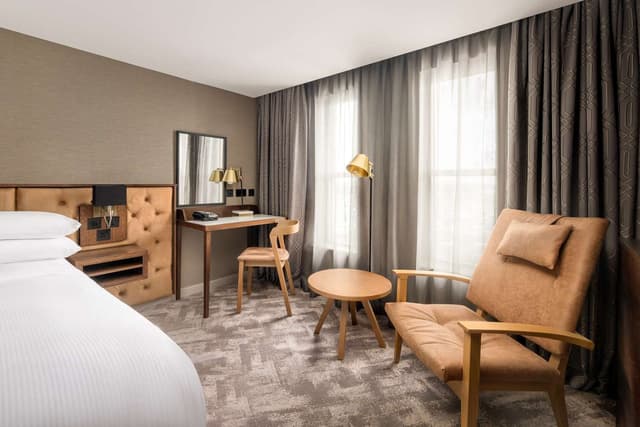 KING DELUXE ROOM
