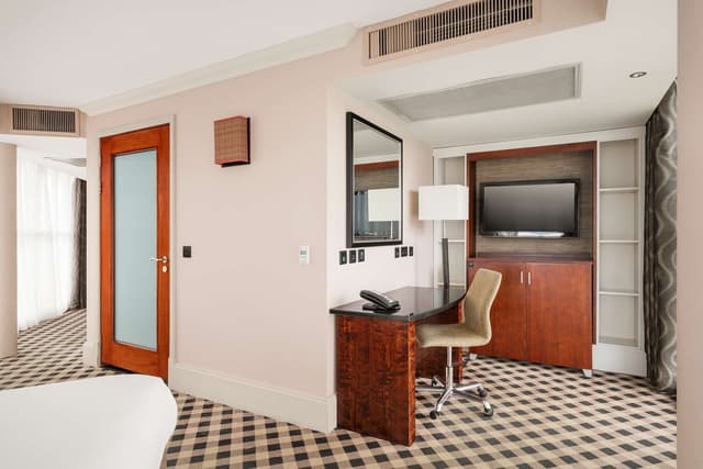 QUEEN ACCESSIBLE GUEST ROOM