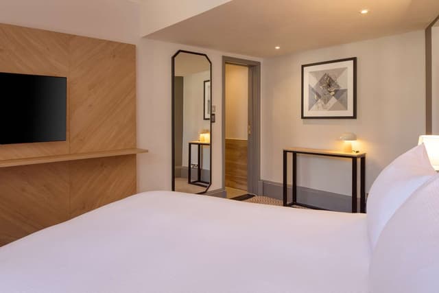 DOUBLE DELUXE ROOM