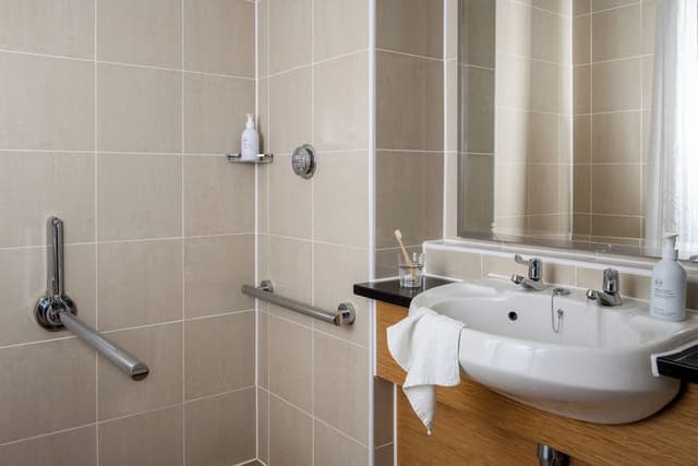 Standard Accessible Twin