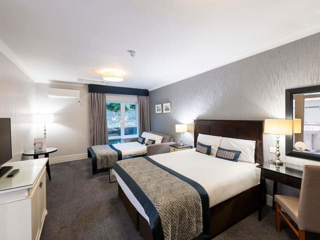 Family Room, Multiple Beds