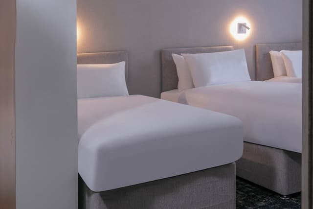 Superior Room, 3 Twin Beds, Non Smoking (Walk-in Shower)