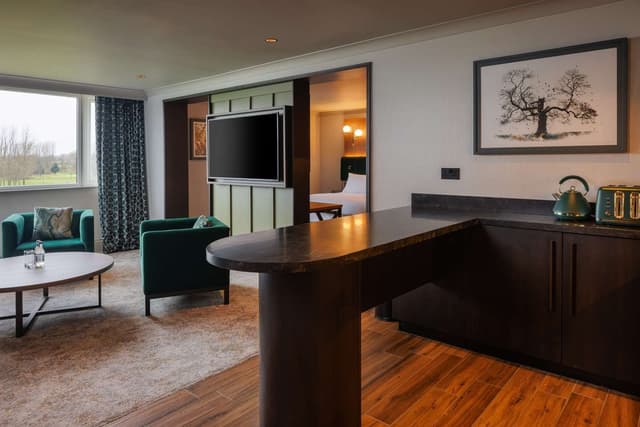 KING JUNIOR SUITE WITH BALCONY