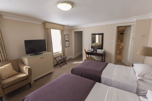Standard Room, 1 King Bed (Standard King)