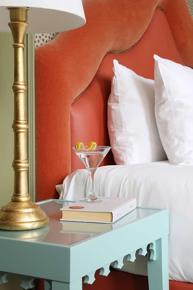 QUEEN GEORGE WALTON ROOM