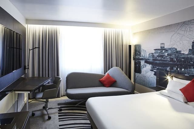 Deluxe Room, 1 Queen Bed with Sofa bed