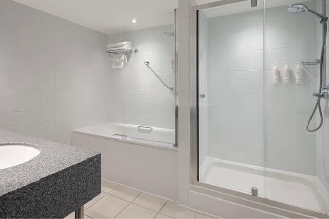 Signature Suite, 1 King, York Racecourse view, Balcony