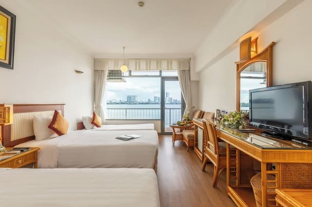 Deluxe Room, Lake View