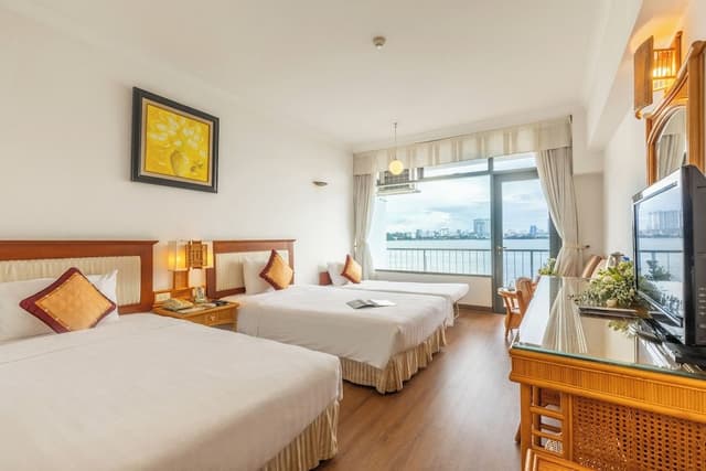 Deluxe Room, Lake View