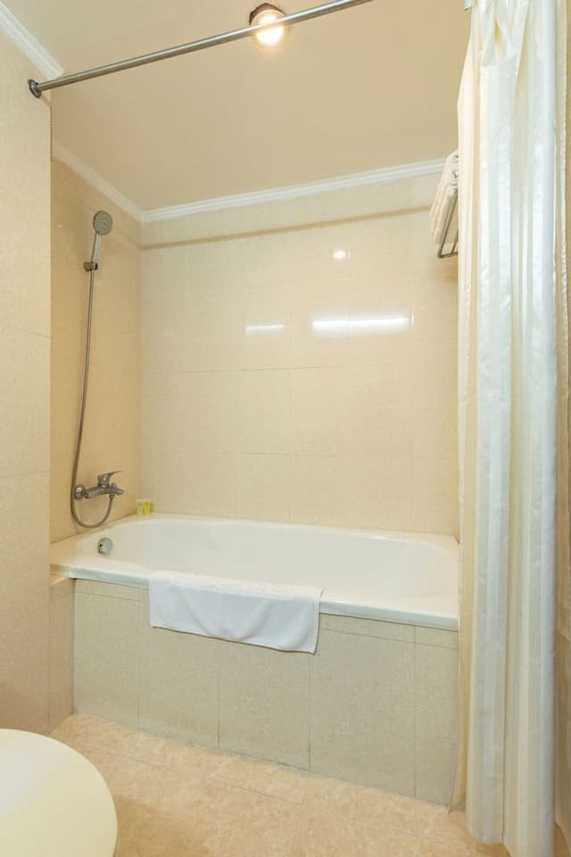 Deluxe Room, Lake View
