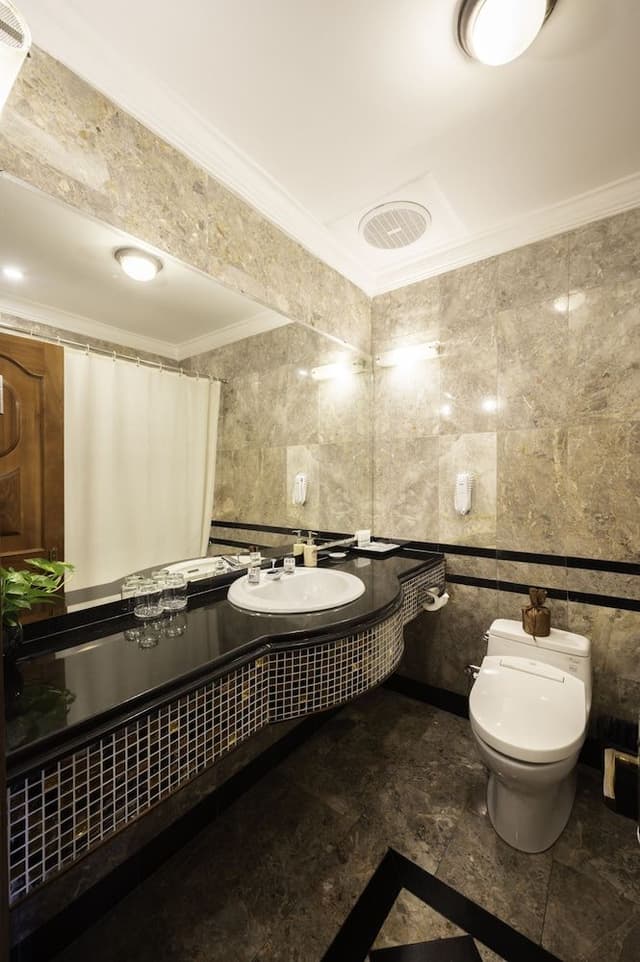 Century Deluxe City View Double (Breakfast included)