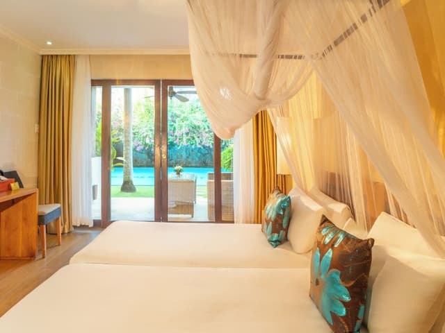 Pool Access Twin Room