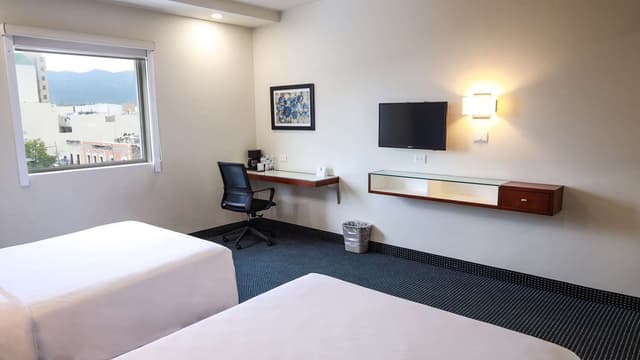 2 Double Beds, Non-Smoking, Full Breakfast