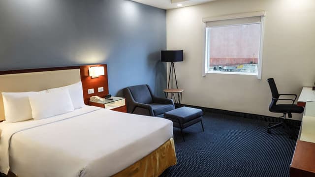 1 Double Bed, Non-Smoking, Flat Screen Television, Coffee Maker, Hairdryer, Iron And Ironing Board, Wi-Fi, Full Breakfast
