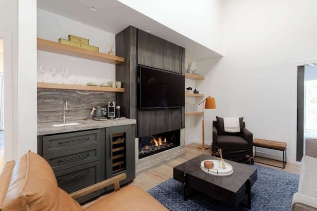 Suite, 2 Bedrooms (Carmel Family)