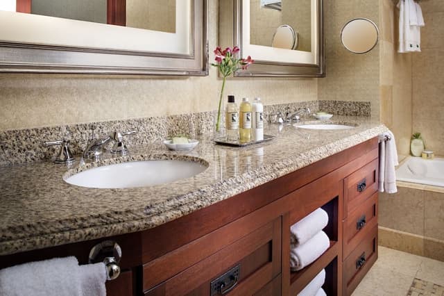 Suite (Robinson)
