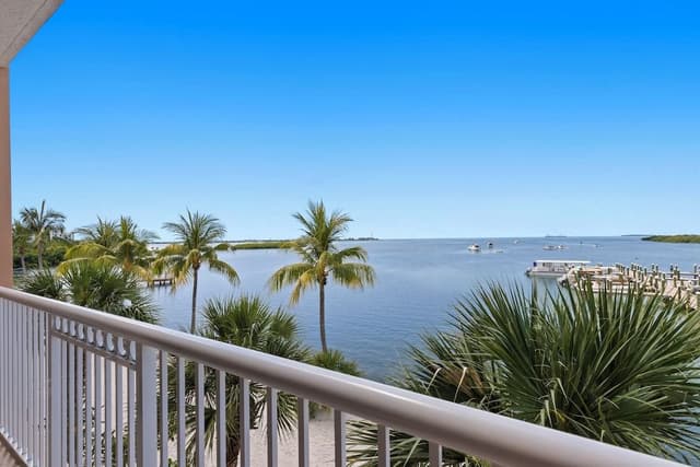 Ocean Front 3BR Presidential Suite