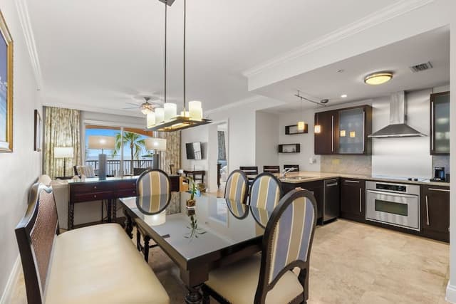 Ocean Front 1BR Suite with Direct Beach Access