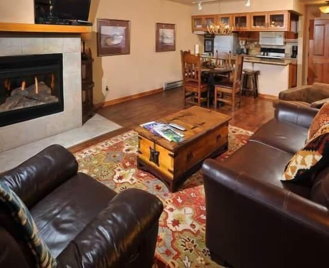 Condo, 2 Bedrooms