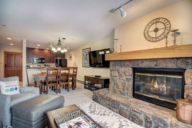 Condo, 2 Bedrooms