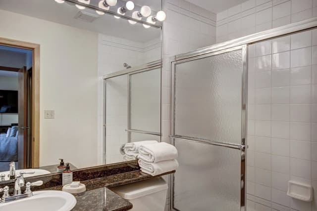 Condo, 2 Bedrooms