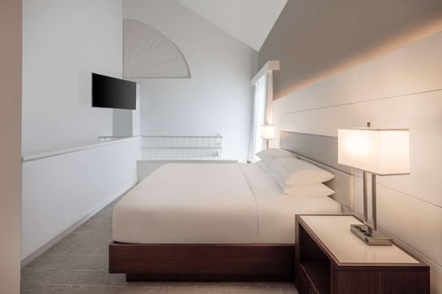 1 KING BED DUPLEX SUITE W/ 2 BALCONIES